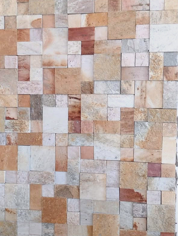 Mosaico Multicor — pedra natural do acervo da Pedras Damaceno